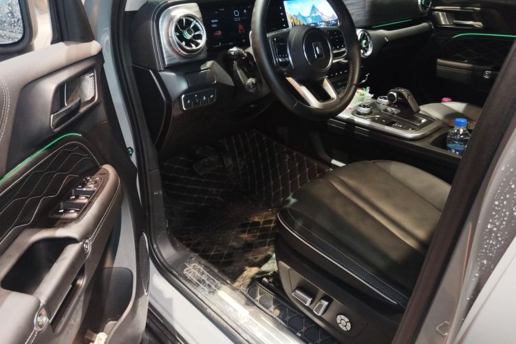 坦克300 2024款 2.0T 征服者中控内饰20