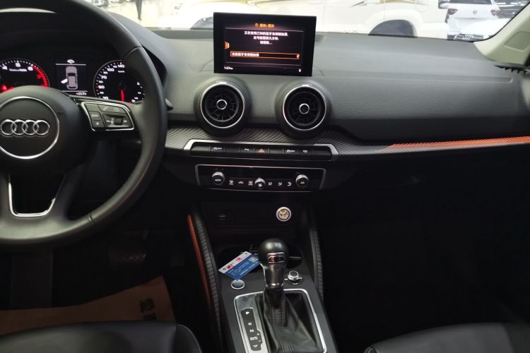 奥迪Q2L 2021款 35 TFSI 时尚动感型中控内饰16