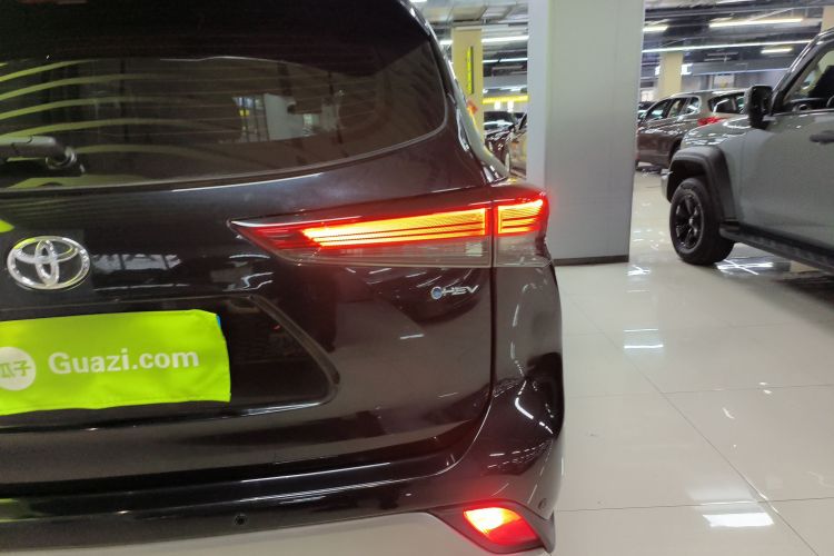 丰田 汉兰达 2024款 2.5L智能电混双擎两驱精英版 5座车身外观9