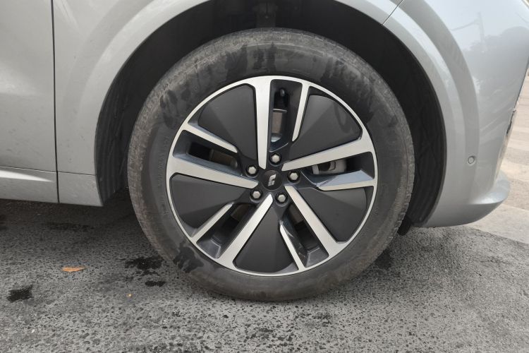 理想汽车 理想L6 2024款 Pro车身外观10