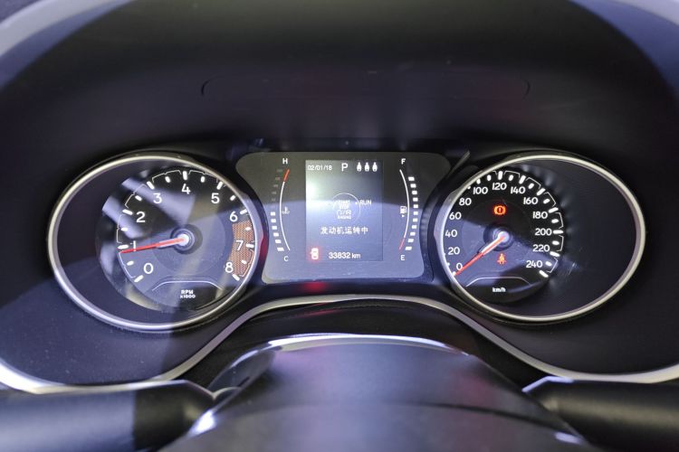 Jeep 指南者 2020款 220T 自动领先版中控内饰14