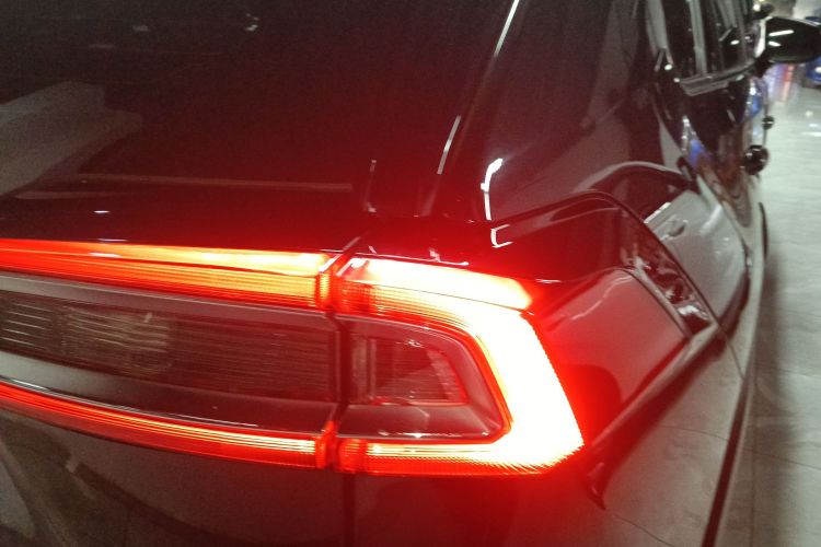 丰田 威兰达 2023款 2.0L CVT两驱豪华PLUS版车身外观6006