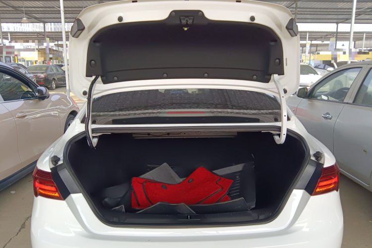 吉利汽车 缤瑞 2021款 1.4T CVT F-运动版机舱底盘23