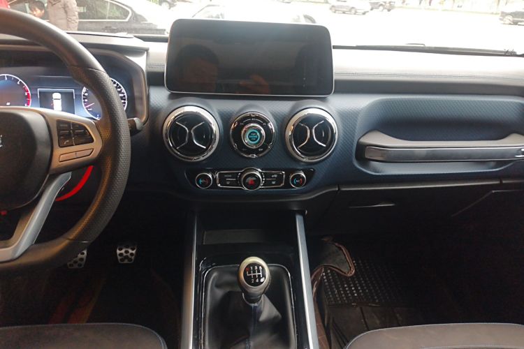 北京BJ40 2018款 2.0T 手动柴油四驱尊贵版局部细节16