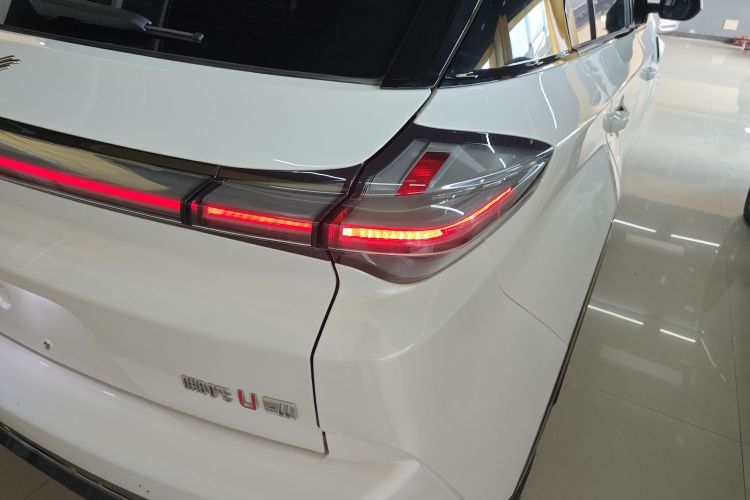 哪吒汽车 2023款 哪吒U-Ⅱ 挑战版 500 U秀 磷酸铁锂车身外观6006