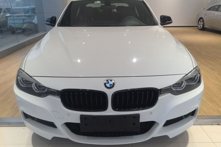 宝马3系 2019款 320i M运动曜夜版车身外观6001