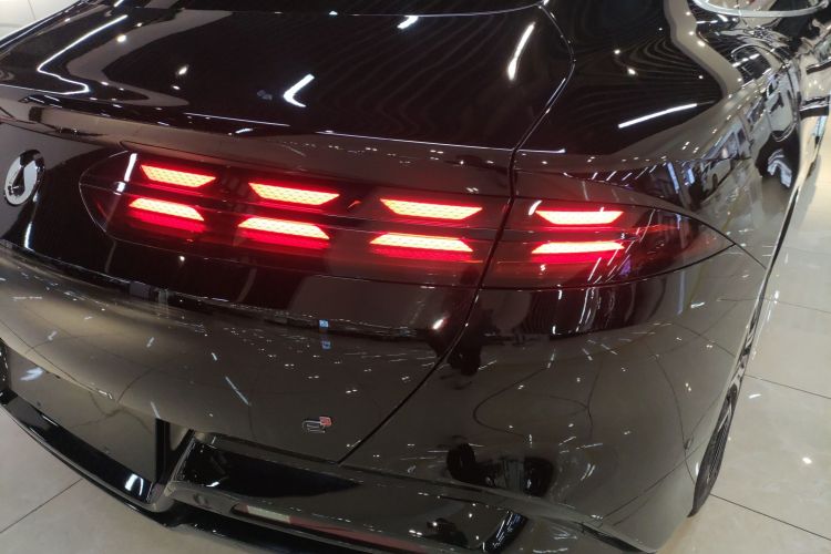 腾势Z9 2024款 1100km 四驱Max版车身外观9