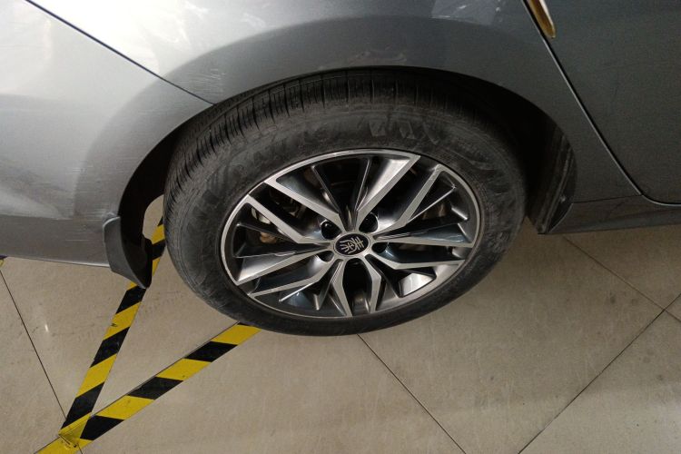 比亚迪 秦PLUS 2021款 DM-i 55KM 旗舰型车身外观6008