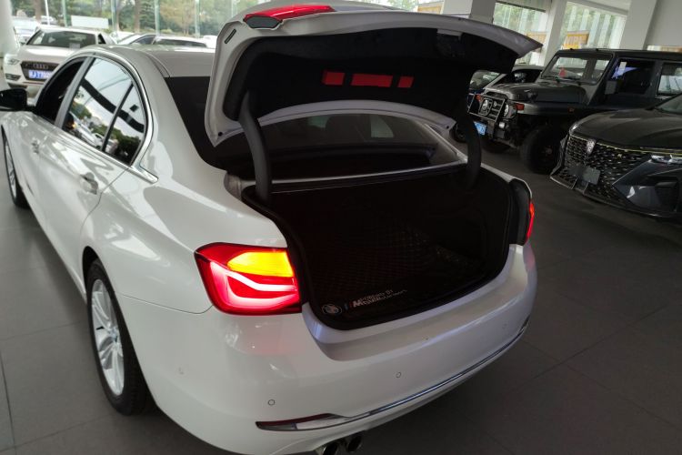 宝马3系 2017款 320Li 时尚型局部细节23