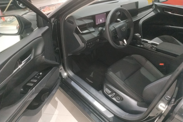 丰田 凯美瑞 2026款 2.0GVP 豪华版中控内饰20