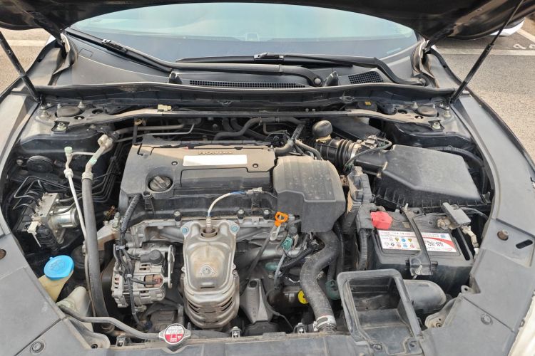 本田 雅阁 2014款 2.4L EX 豪华版机舱底盘24