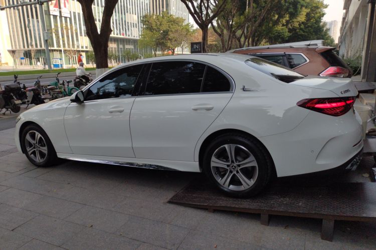 奔驰C级 2022款 C 200 L 运动版车身外观4