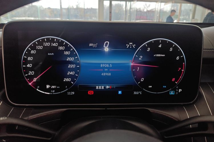 奔驰C级 2023款 C 200 L 运动版中控内饰14