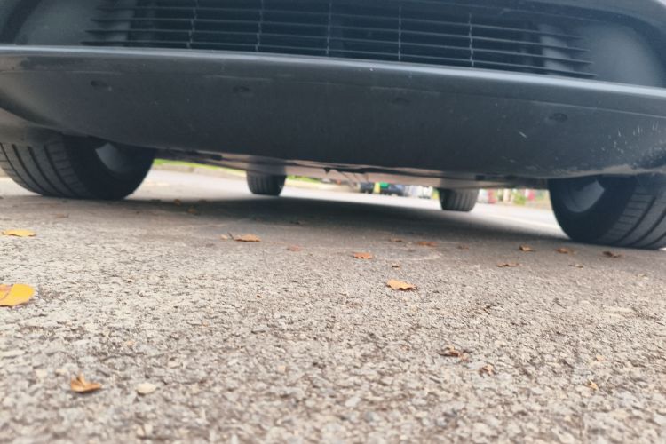 特斯拉 Model Y 2024款 长续航全轮驱动版局部细节9008