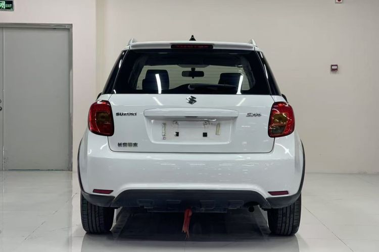 铃木 天语 SX4 2013款 1.6L 手动酷锐型车身外观6