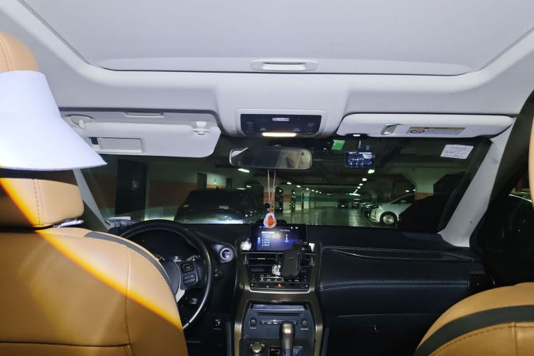 雷克萨斯NX 2015款 300h 前驱 锋尚版局部细节22