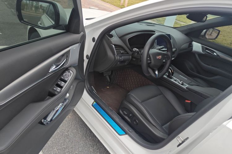 凯迪拉克CT5 2023款 28T 豪华型（标准版）中控内饰20