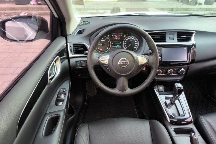 日产 轩逸 2018款 1.6XV CVT尊享版中控内饰13