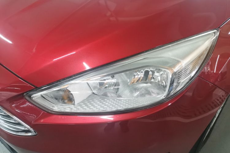 福特 福克斯 2015款 三厢 EcoBoost 180 自动精英型局部细节36