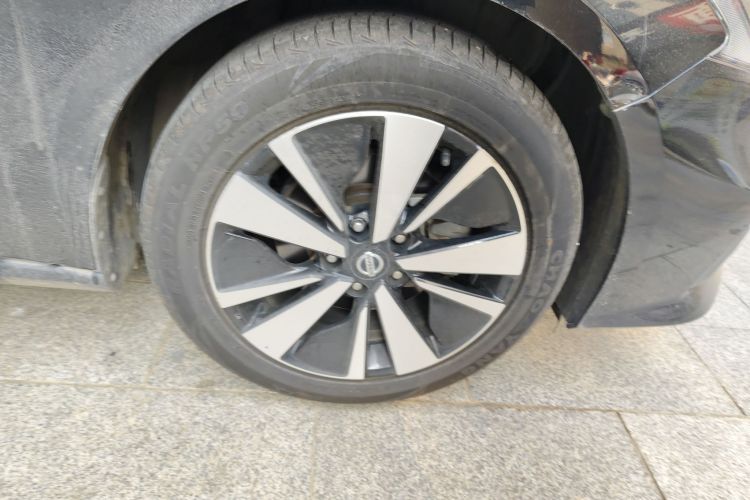 日产 天籁 2021款 2.0T XL 智进版车身外观10