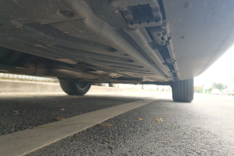 奔驰GLC 2019款 GLC 260 L 4MATIC 豪华型局部细节9004