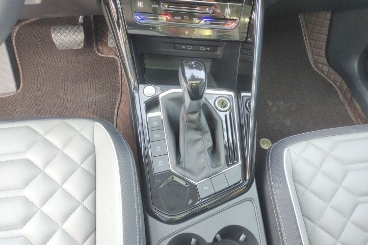 大众 探岳 2023款 300TSI 两驱豪华Plus进阶版中控内饰18