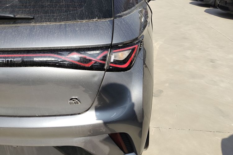 比亚迪 海豚 2023款 420km 时尚版车身外观9