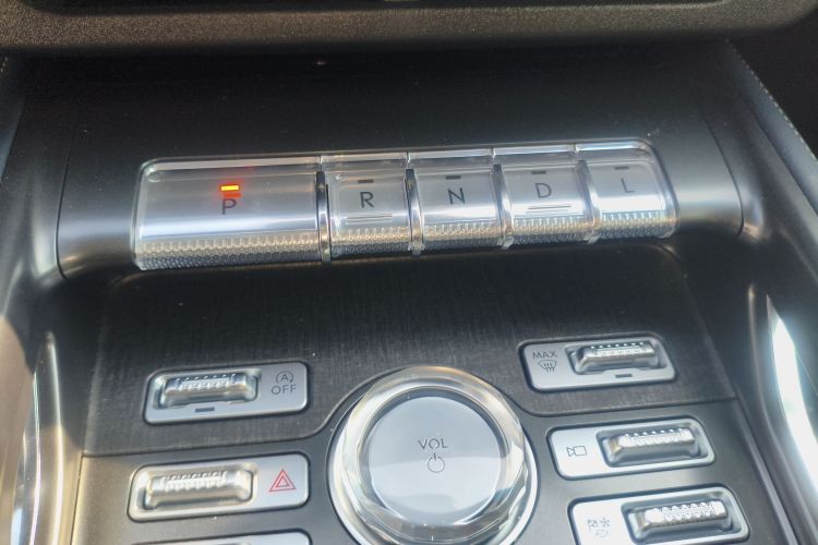 林肯 航海家 2023款 2.0T 四驱尊睿版中控内饰18