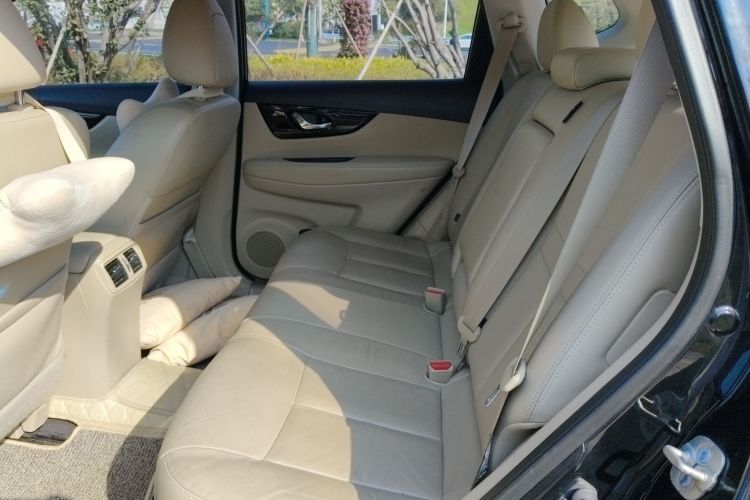 日产 奇骏 2019款 2.0L CVT舒适版 2WD中控内饰21