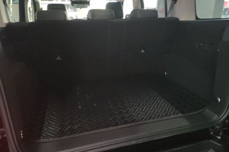 坦克300 2024款 2.0T 征服者机舱底盘23