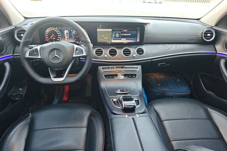 奔驰E级 2017款 E 300 L 运动豪华型中控内饰12