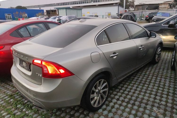 沃尔沃S60 2014款 S60L 2.0T 智远版车身外观7
