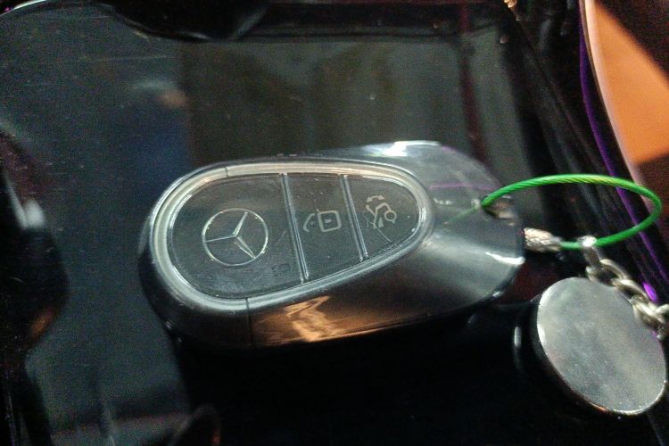 奔驰C级新能源 2023款 C 350 eL中控内饰7001