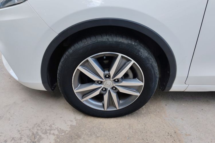 长安 逸动 2016款 XT 1.6L 手动俊酷型车身外观35