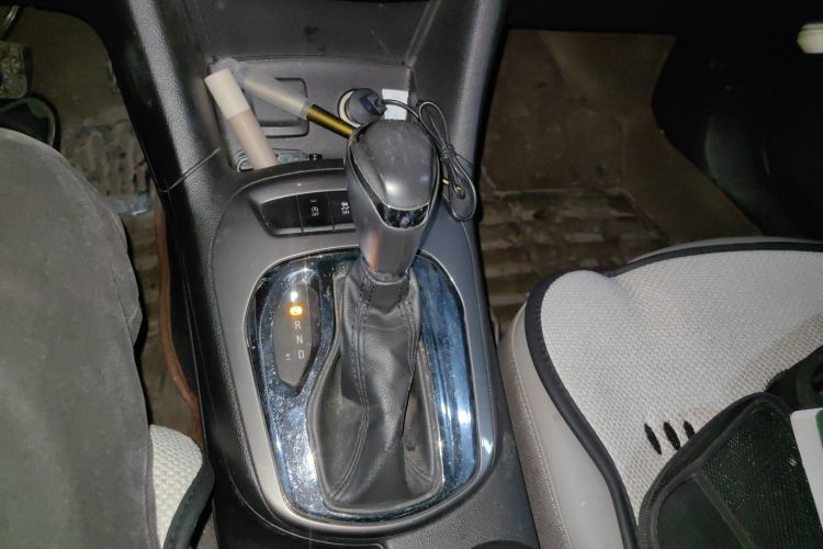 雪佛兰 科鲁兹 2015款 1.5L 自动豪华版中控内饰18