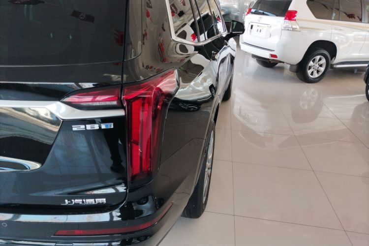 凯迪拉克XT6 2022款 2.0T 七座四驱豪华型车身外观9