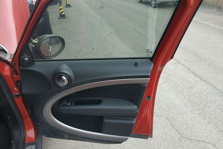 MINI Countryman 2016款 1.6T COOPER ALL4 Fun装备控中控内饰42