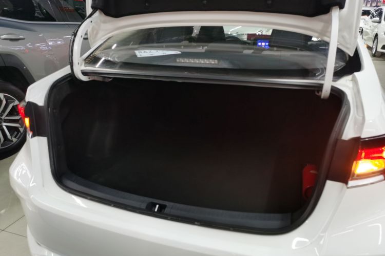 丰田 卡罗拉 2023款 1.2T 先锋版机舱底盘23