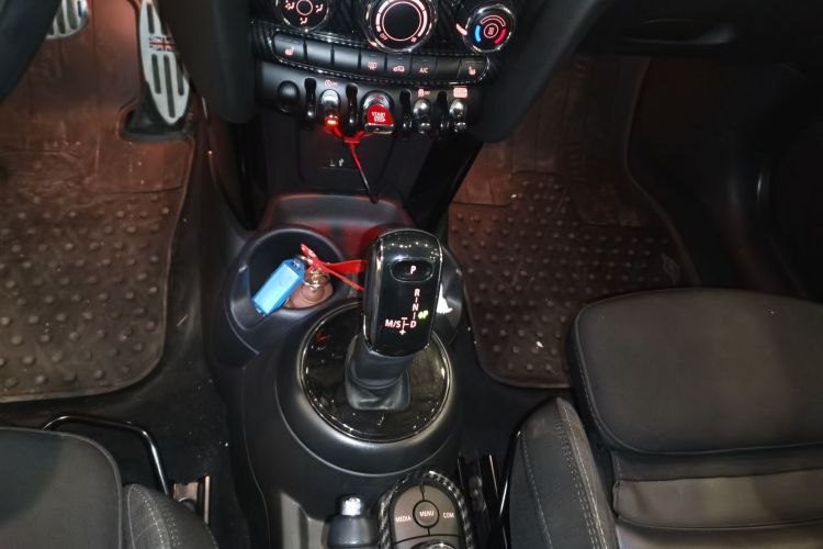 MINI 2018款 1.5T COOPER 经典派中控内饰18