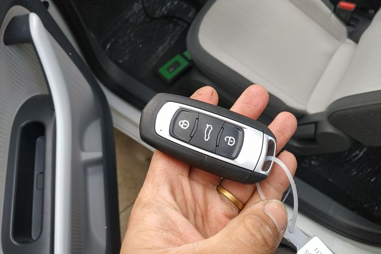 吉利银河 熊猫 2025款 210km 元气熊中控内饰11