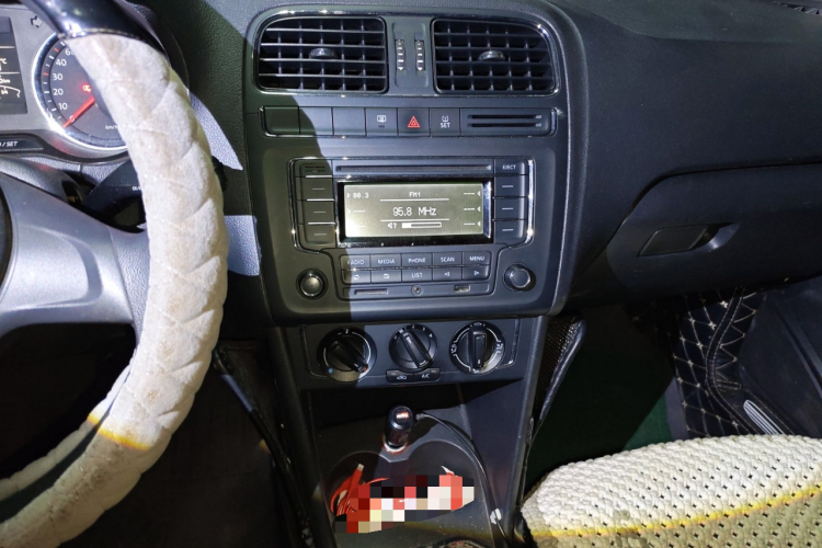 大众 Polo 2014款 1.6L 手动舒适版中控内饰16