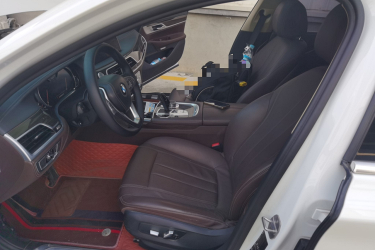 宝马7系 2017款 730Li 领先型中控内饰19