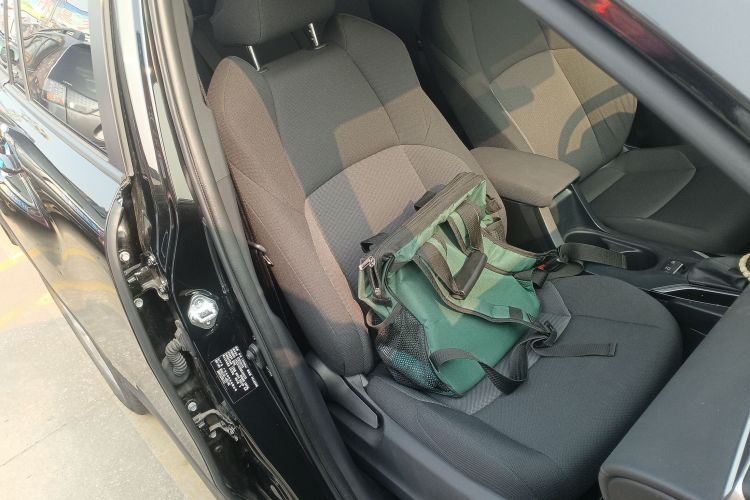 丰田 锋兰达 2023款 2.0L CVT精英版局部细节41