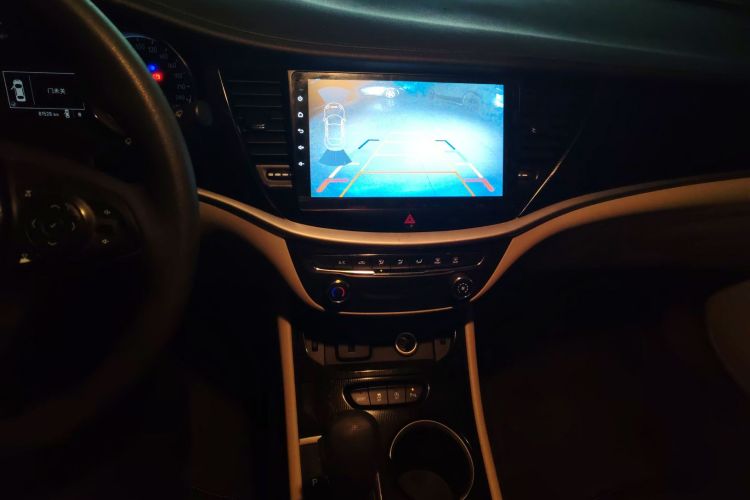 别克 威朗 2017款 三厢 15S 自动进取型中控内饰16