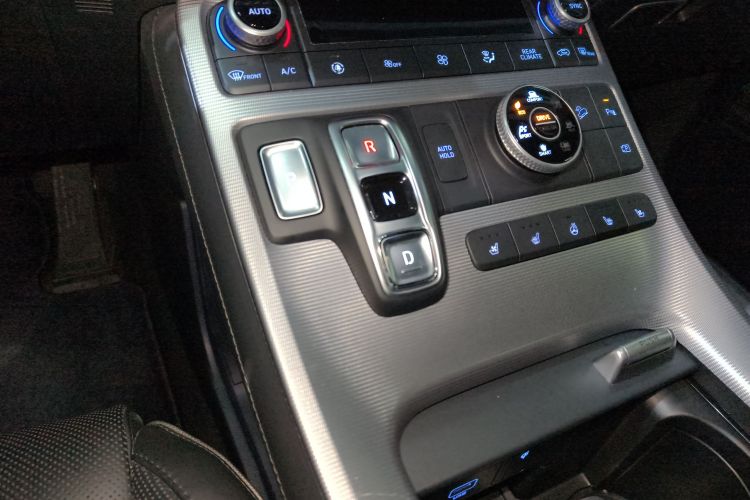 现代 帕里斯帝 2023款 3.5L 自动四驱Calligraphy中控内饰18