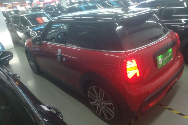 MINI 2023款 2.0T COOPER S 艺术家车身外观4