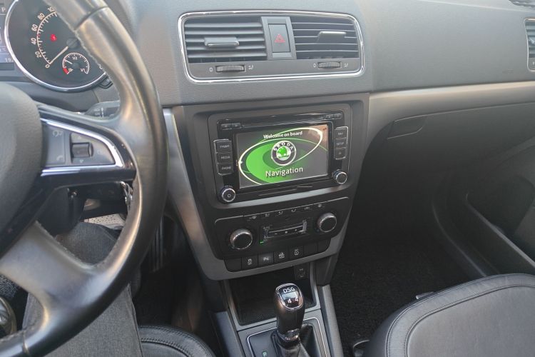 斯柯达 Yeti 2014款 1.8TSI DSG极地版中控内饰16