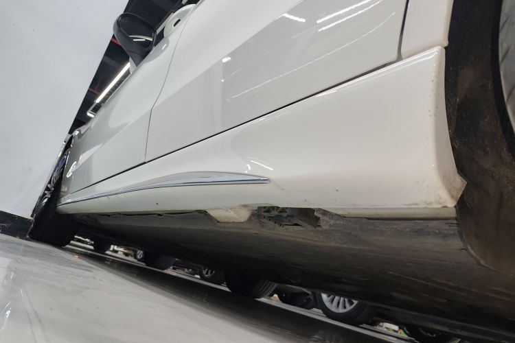 奔驰C级 2023款 改款二 C 260 L 运动版局部细节9002