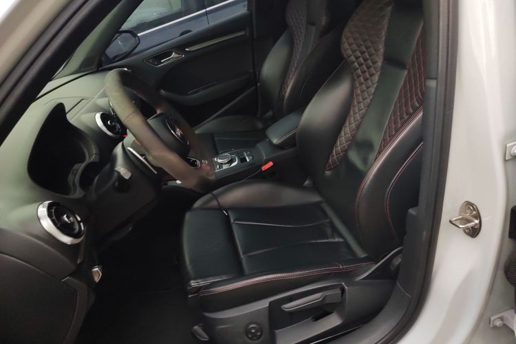 奥迪RS 3 2017款 RS 3 2.5T Limousine中控内饰19