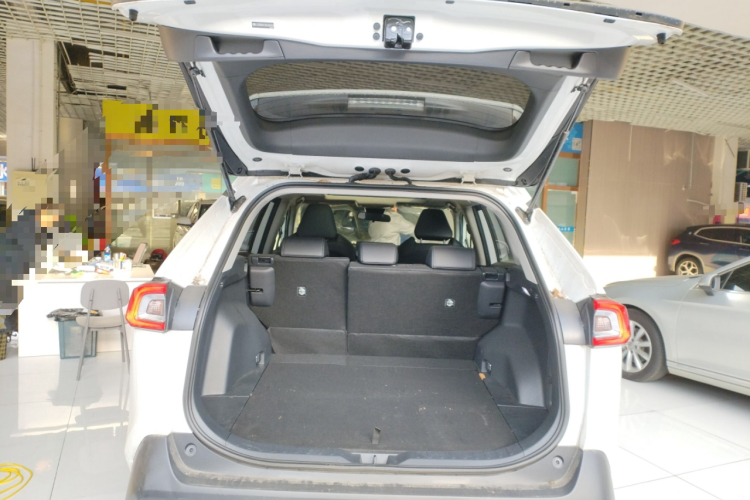 丰田 威兰达 2024款 双擎 2.5L E-CVT两驱豪华PLUS版局部细节23